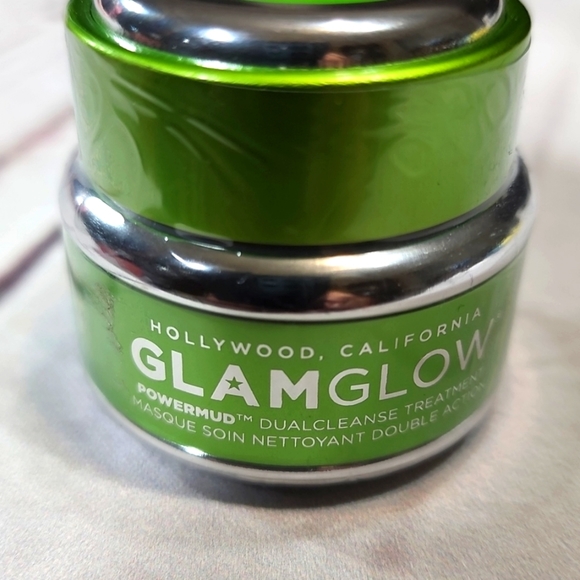 GLAMGLOW Other - 🆕 GLAMGLOW PowerMud DualCleanse Treatment Mask Mud-to-Oil — New & Sealed
